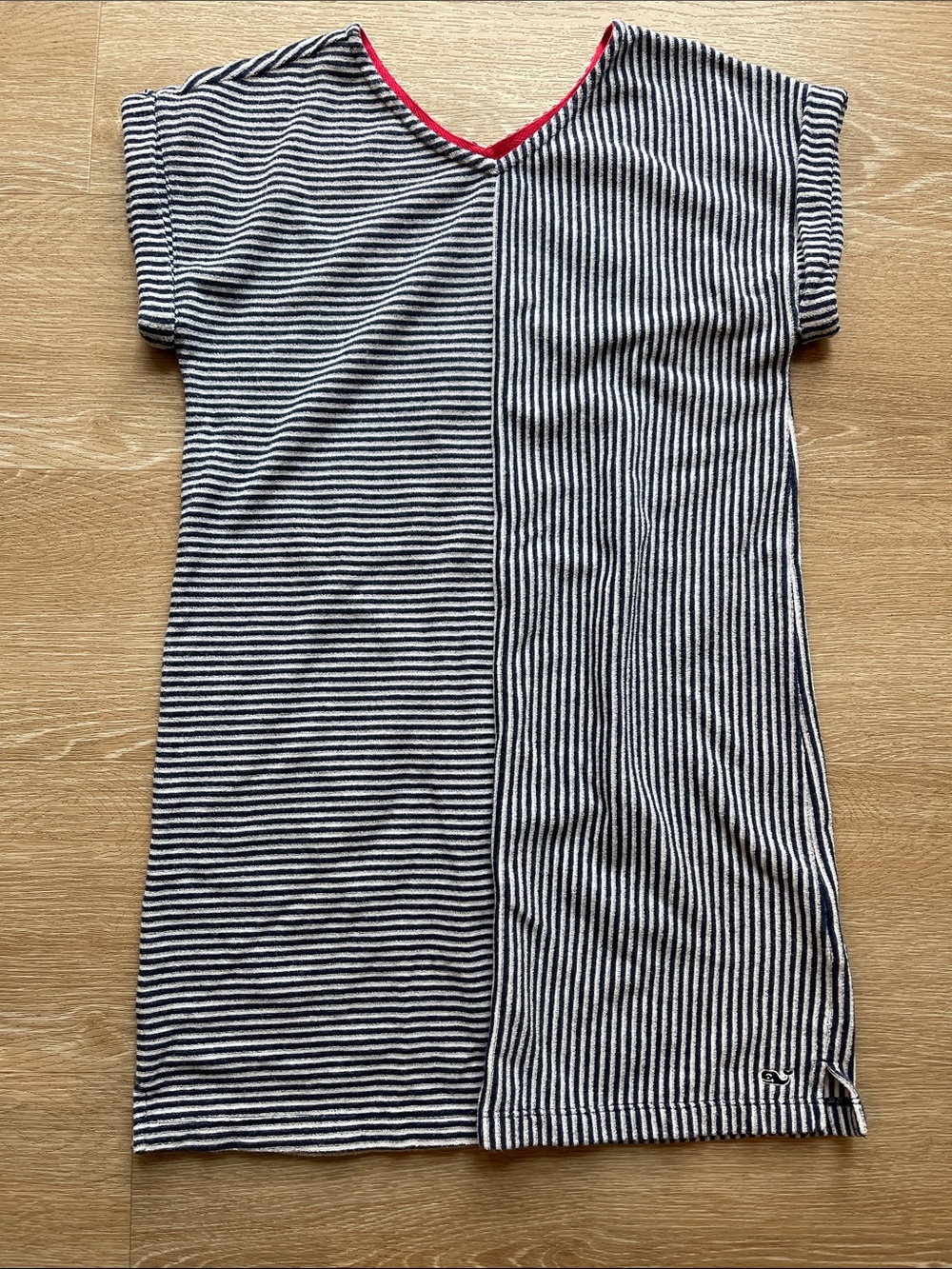 VINEYARD VINES Girls Navy & White Striped V-Neck